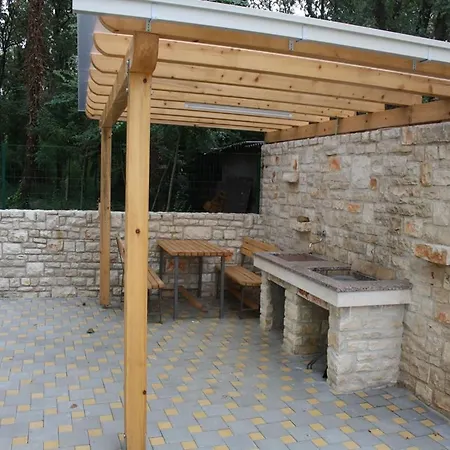 In Duba With Terrace, Air Conditioning, Wi-fi Apartment Pelegrin
