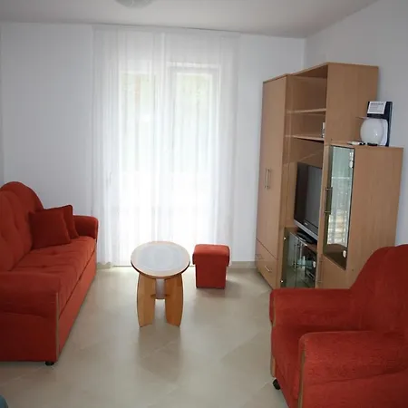 In Duba With Terrace, Air Conditioning, Wi-fi